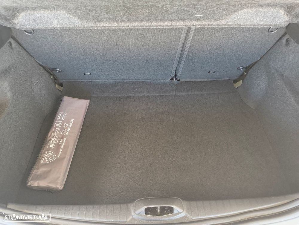 Peugeot 208 1.2 PureTech Allure EAT6 - 17