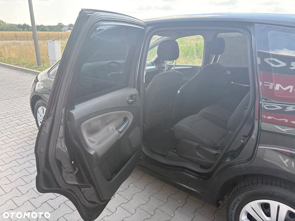 Ford S-Max - 10
