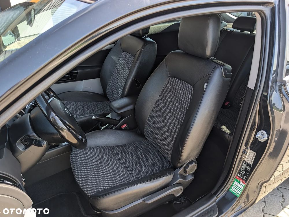 Kia Ceed ver-1-6-silver-x - 33