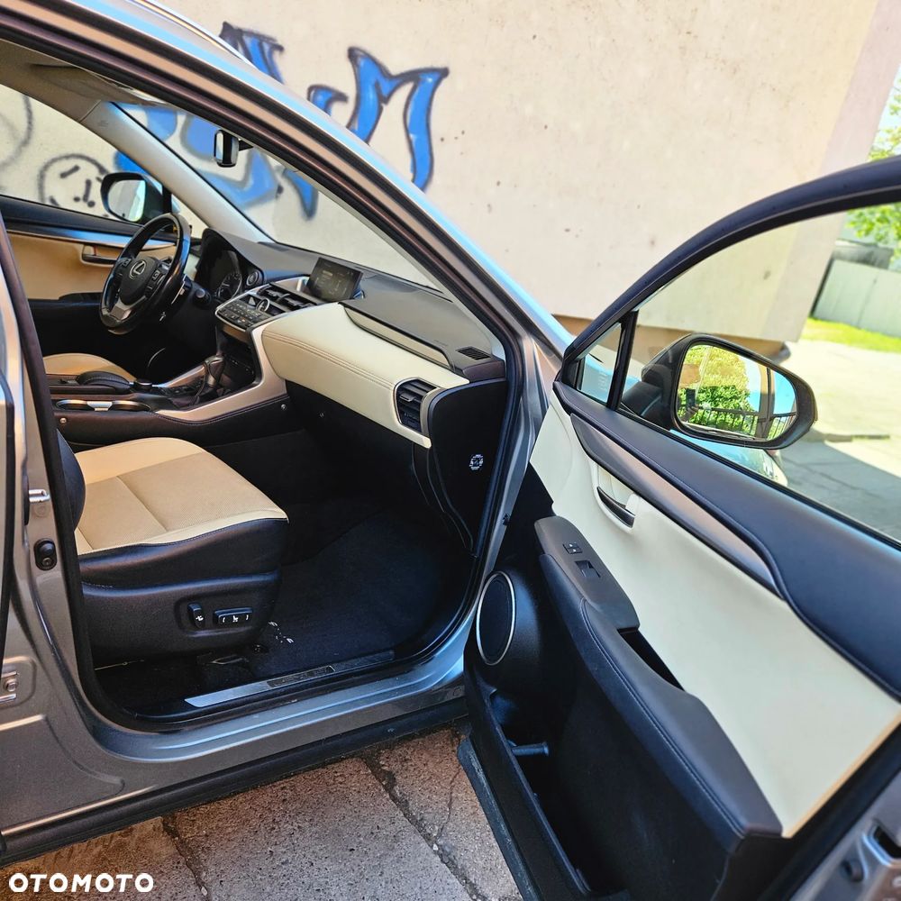 Lexus NX 200t AWD Luxury Line - 12