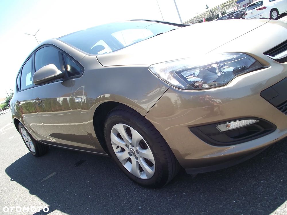 Opel Astra 1.6 Cosmo EU6 - 14