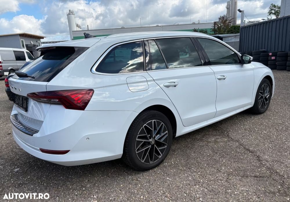 Skoda Octavia 2.0 TDI STYLE DSG - 17