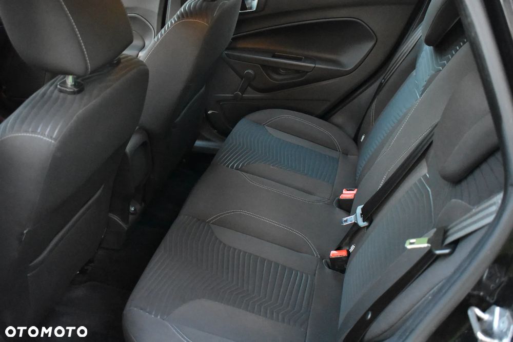 Ford Fiesta 1.0 EcoBoost Titanium X - 32
