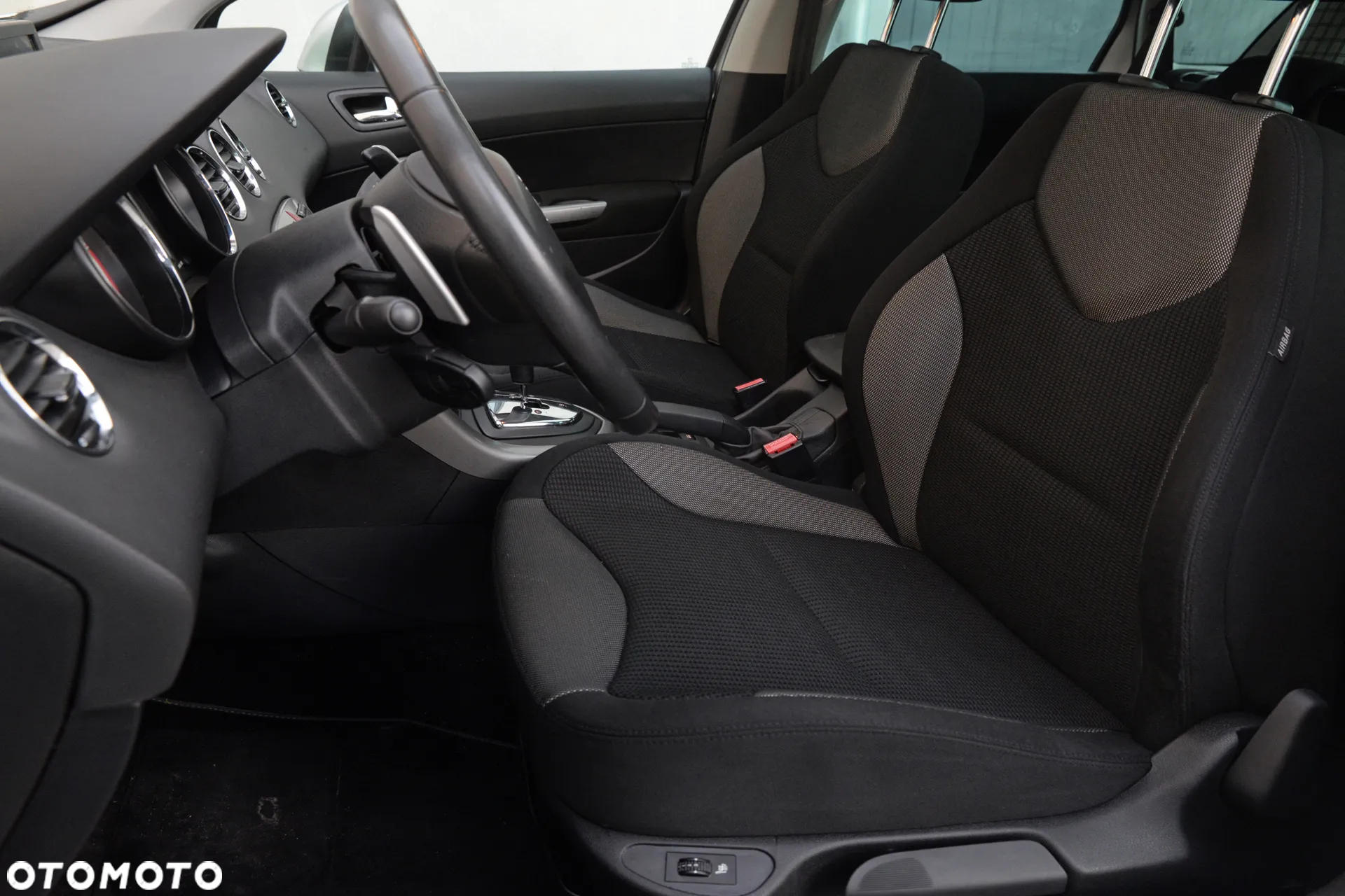 Peugeot 308 SW BlueHDi 120 EAT6 Stop & Start Active Business-Paket - 32