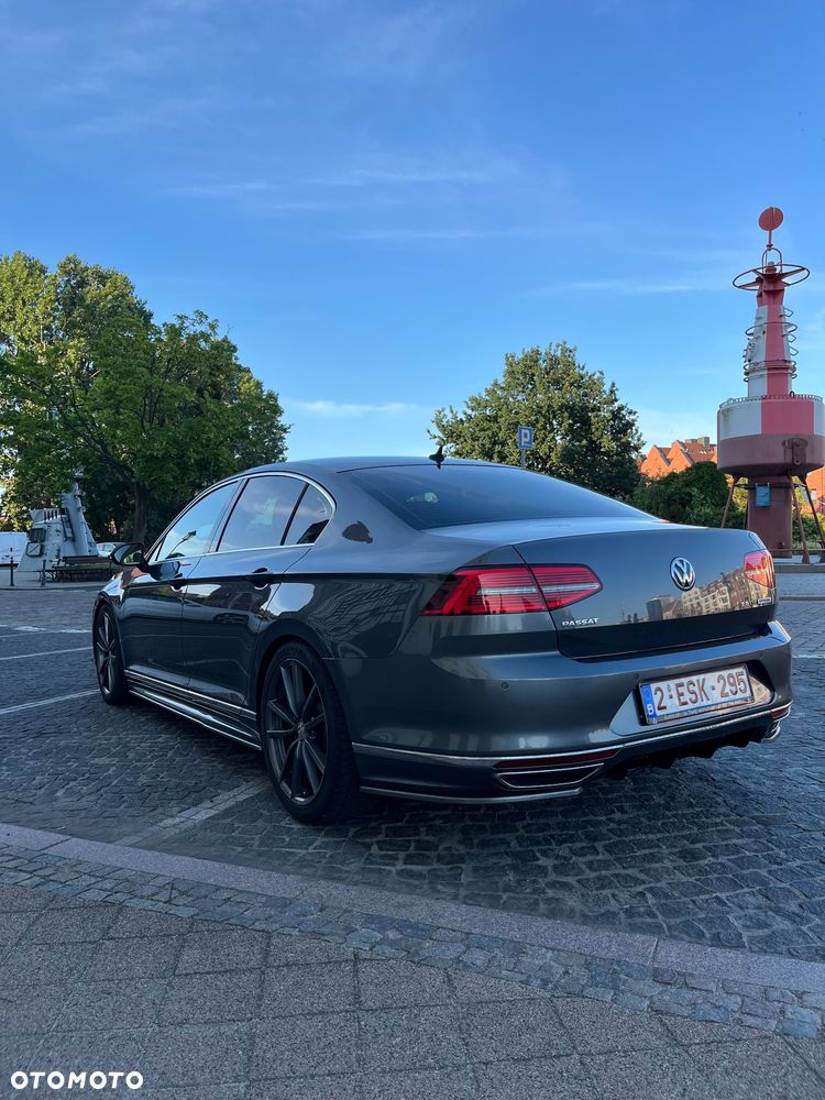 Volkswagen Passat - 2