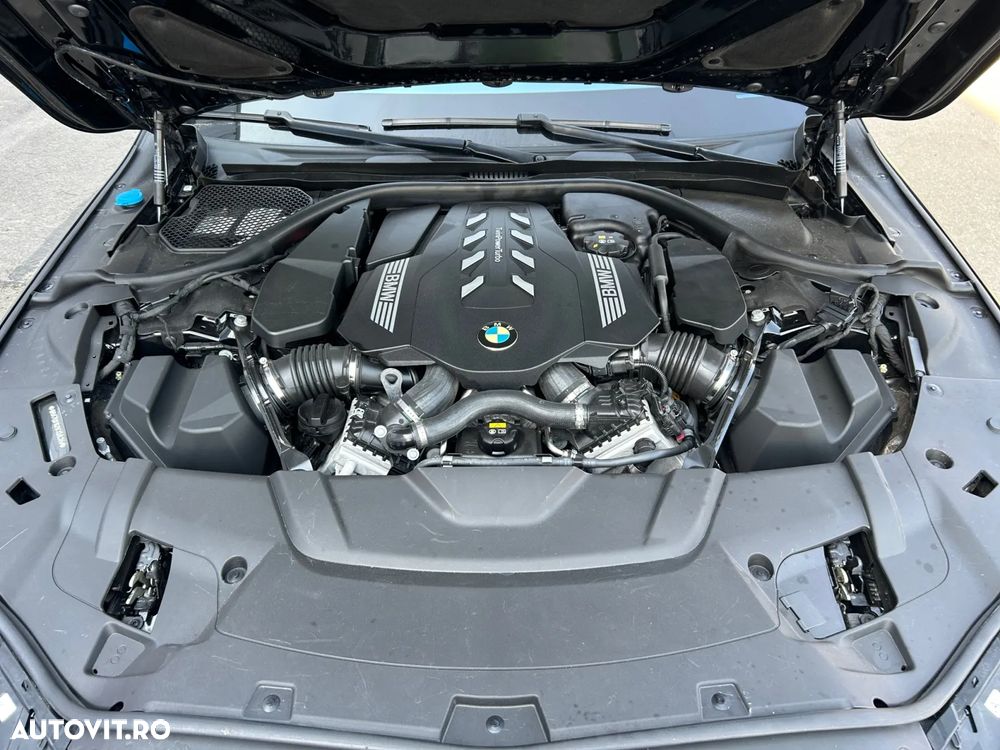 BMW Seria 7 750i xDrive - 17