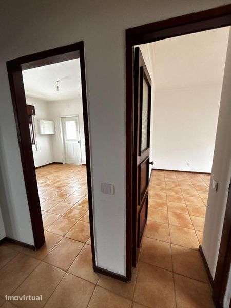 Alugo Apartamento  T2 todo renovado. - Grande imagem: 2/6