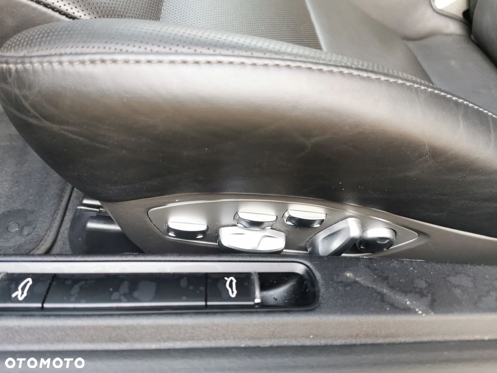 Porsche 911 Carrera 4 GTS PDK - 9