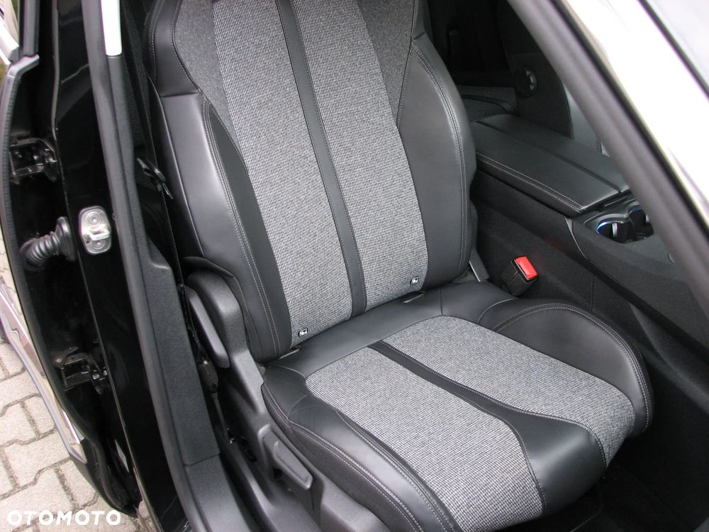 Peugeot 3008 BlueHDi 130 Stop & Start EAT8 Allure Pack - 21