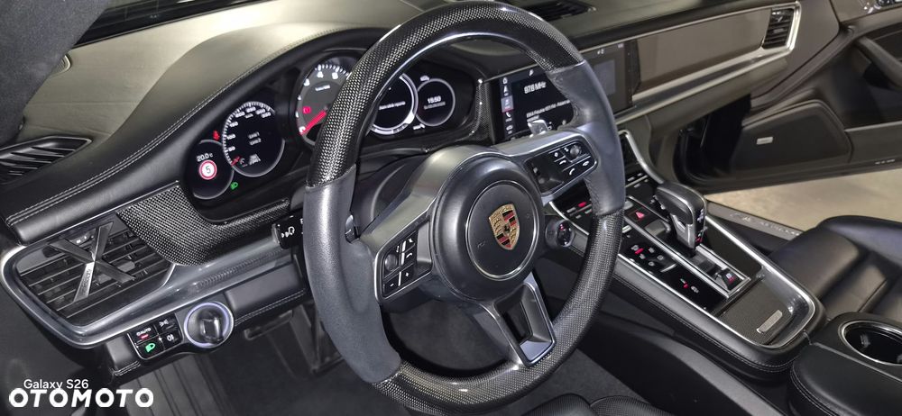 Porsche Panamera 4S Executive - 28