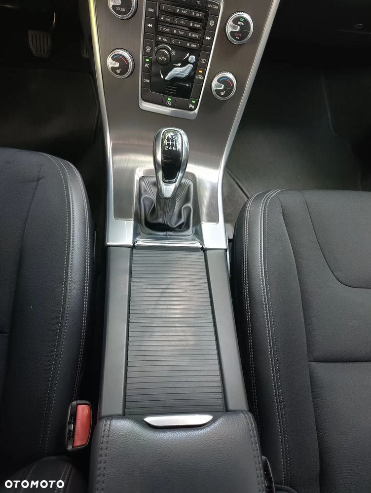 Volvo XC 60 - 32