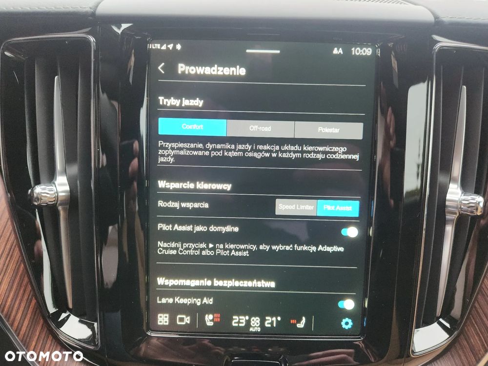 Volvo XC 60 B4 D AWD Ultimate Dark - 30