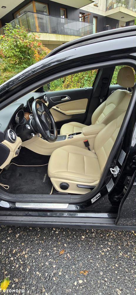 Mercedes-Benz GLA - 16