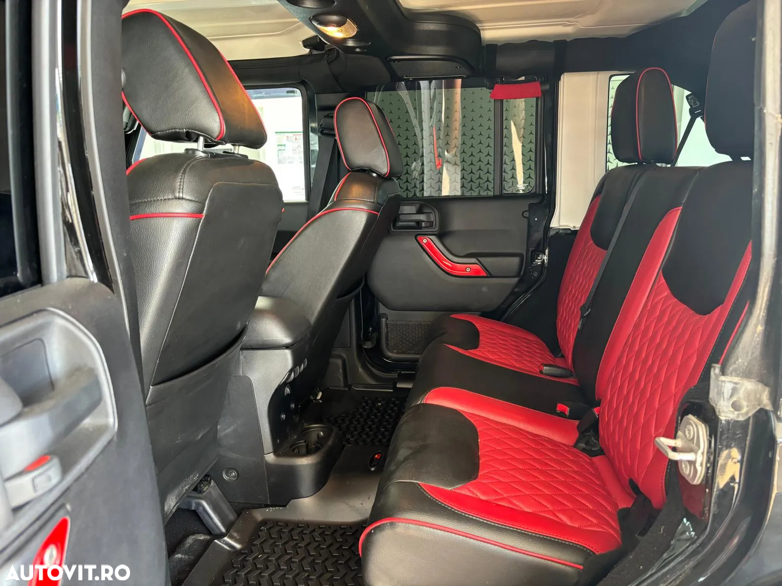 Jeep Wrangler Unlimited 3.6 V6 AT Rubicon - 24