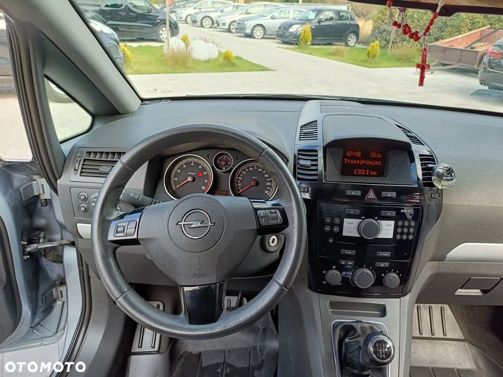 Opel Zafira - 22
