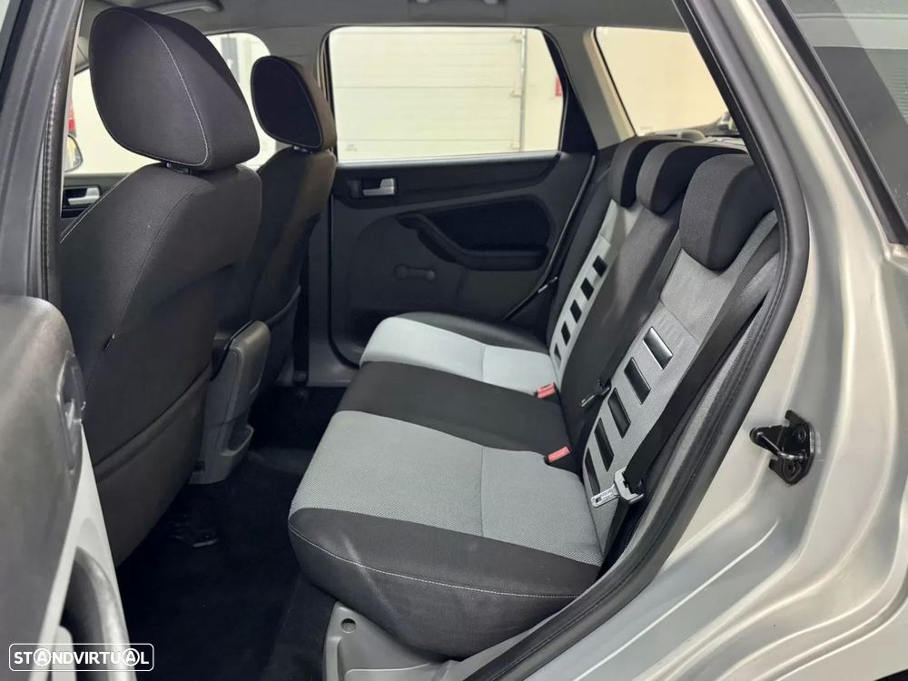 Ford Focus SW 1.6 TDCi Trend - 28