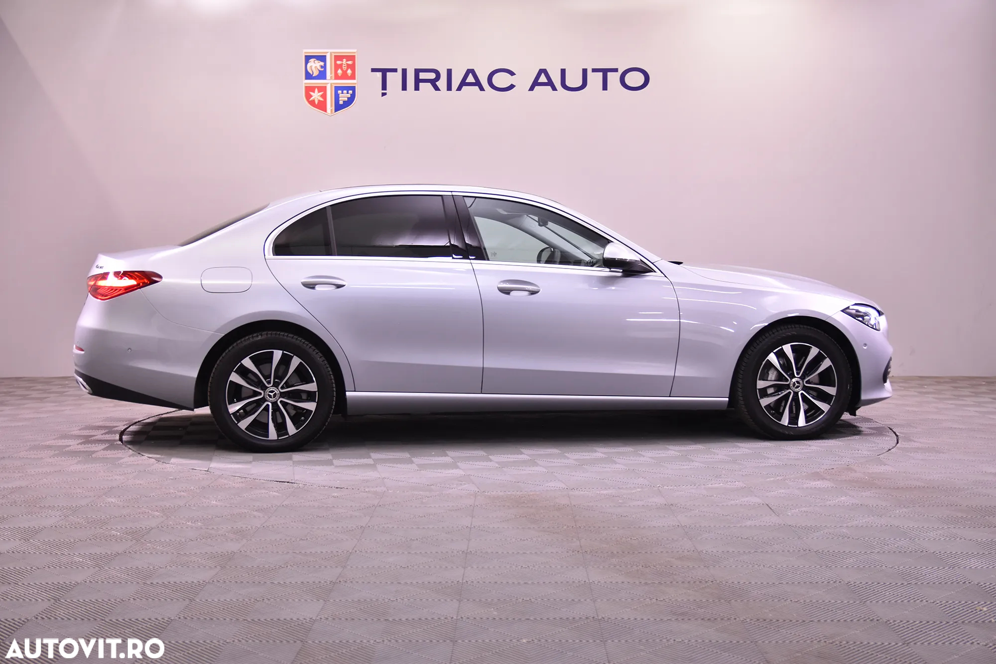 Mercedes-Benz C 300 de 4Matic 9G-TRONIC AMG Line - 6
