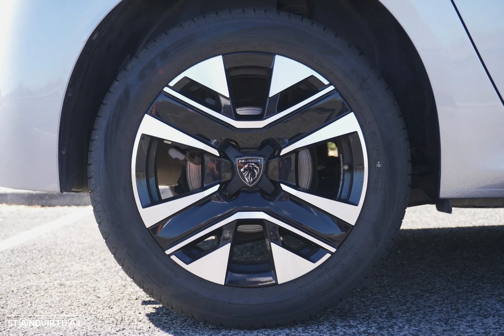 Peugeot 208 1.2 Hybrid Allure e-DCS6 - 29