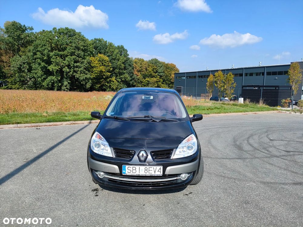 Renault Grand Scenic - 17