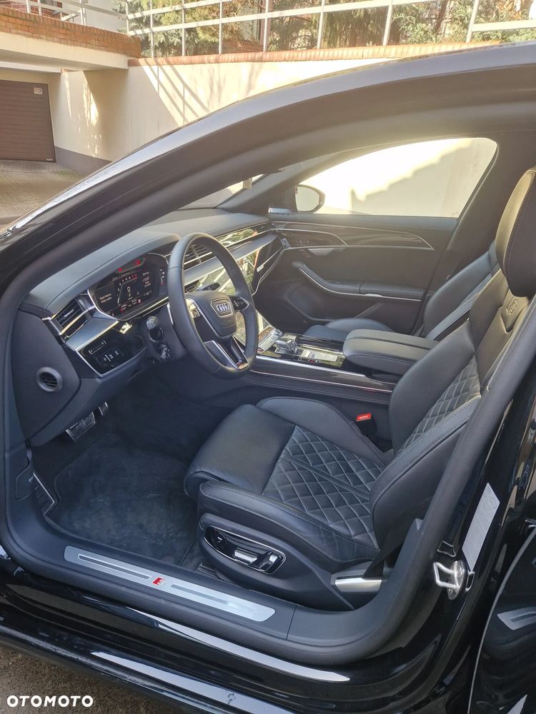 Audi S8 - 8