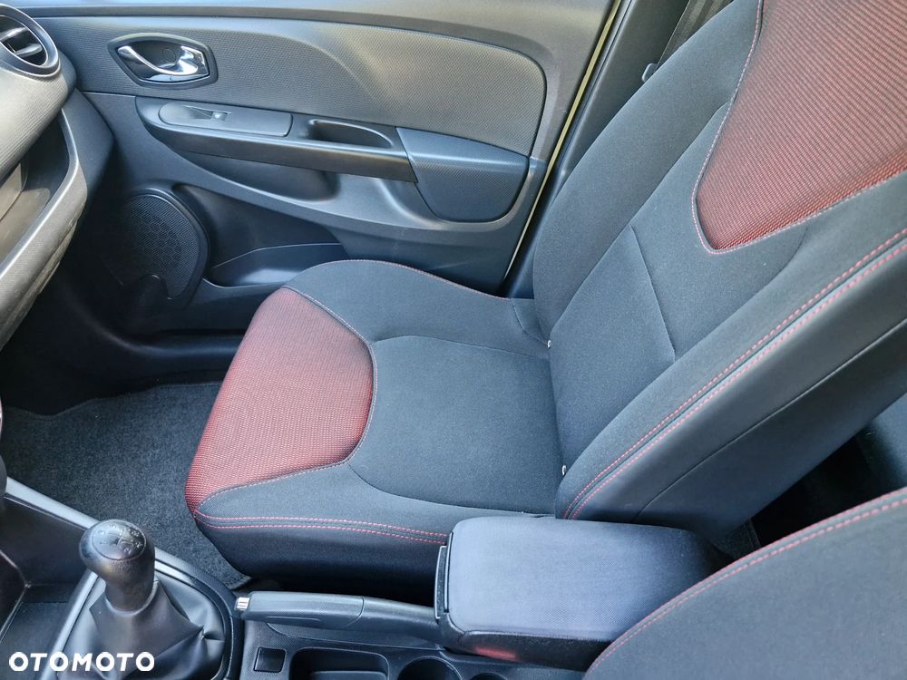 Renault Clio 1.2 16V 75 LIMITED - 19