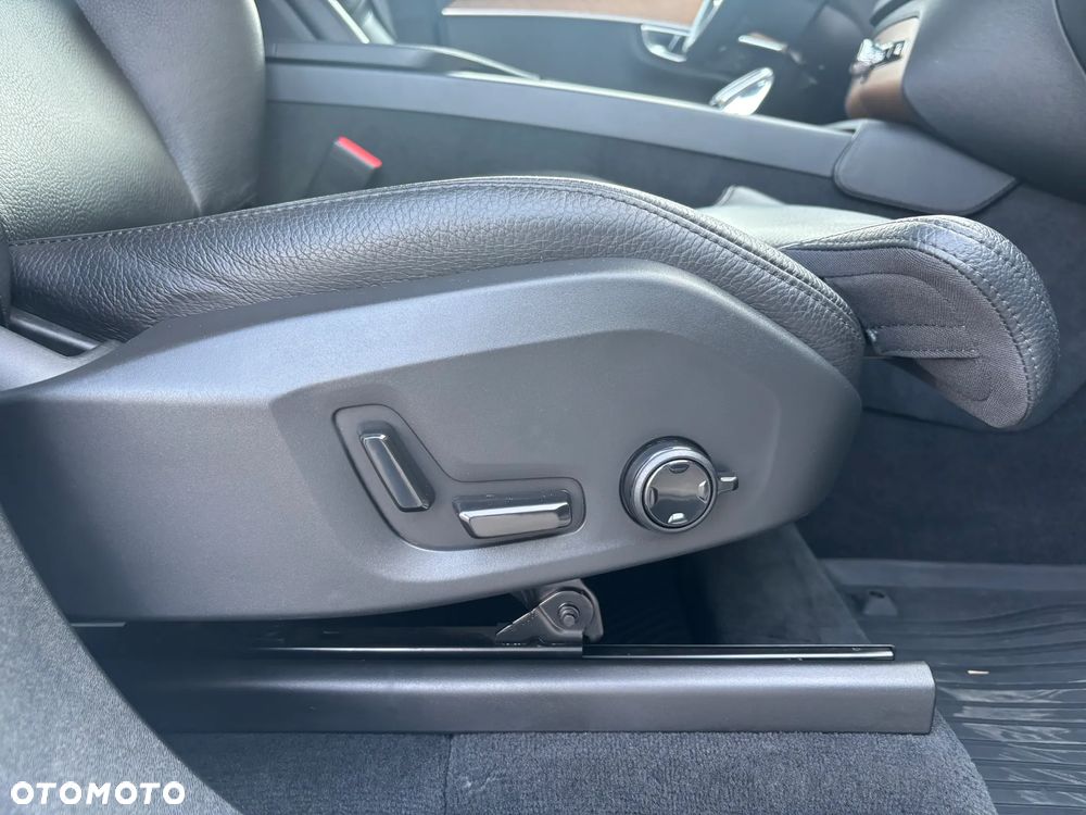 Volvo XC 90 B5 D AWD Inscription 7os - 27