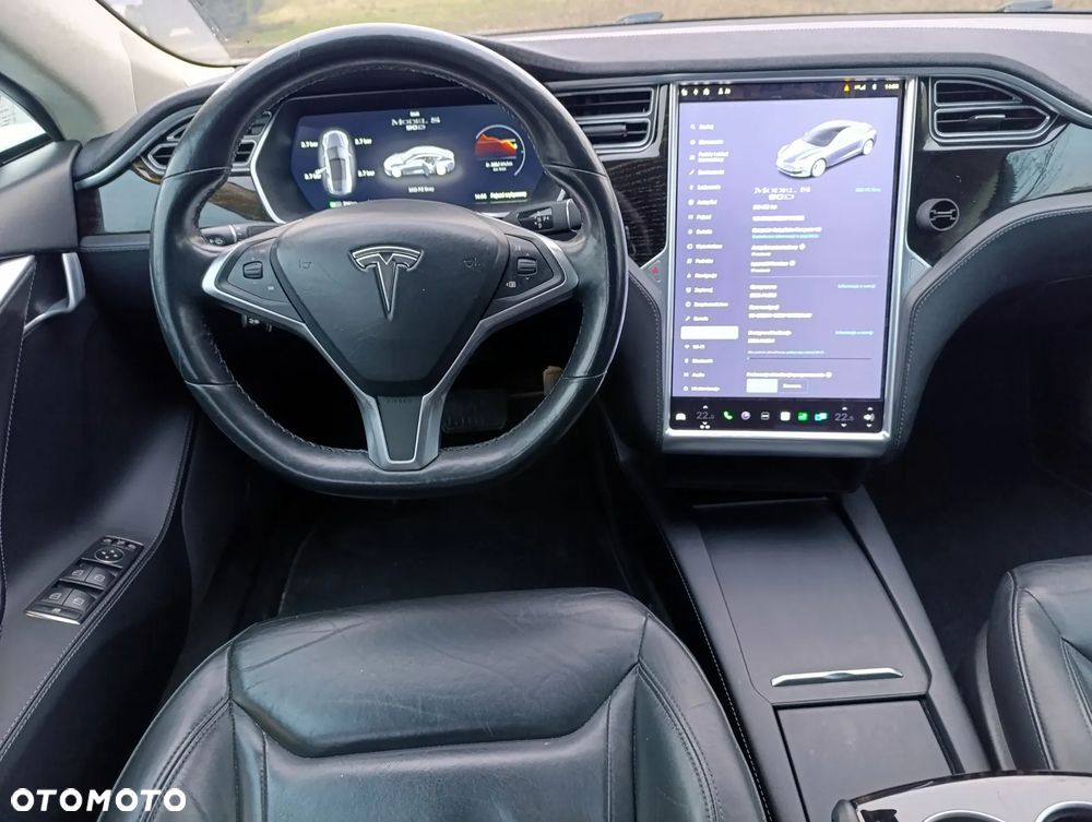 Tesla Model S - 11