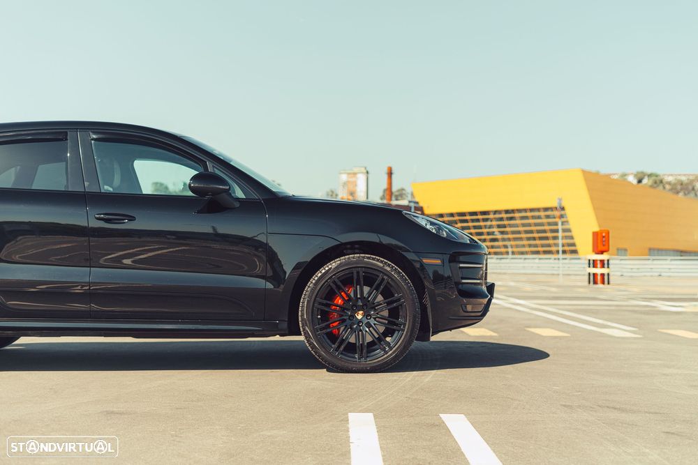 Porsche Macan Turbo - 2