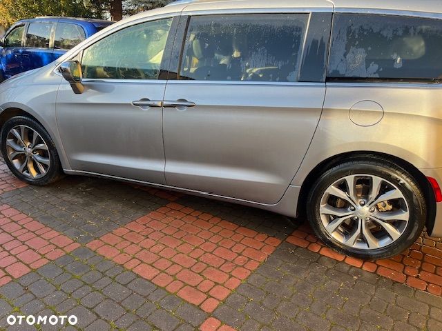 Chrysler Pacifica - 9