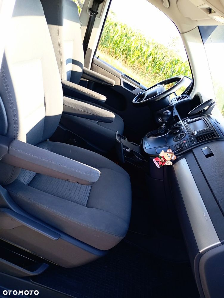 Volkswagen Multivan - 7