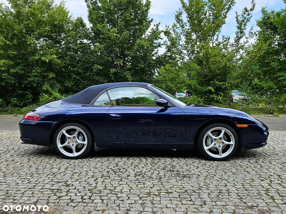 Porsche 911 Carrera 4 - 7