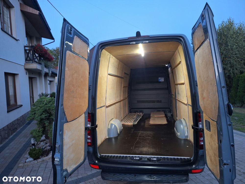Mercedes-Benz Sprinter - 4