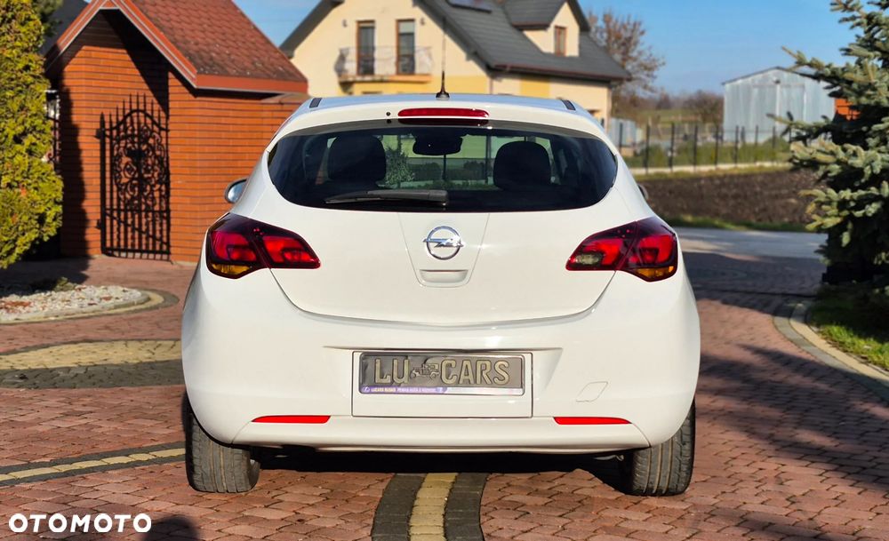 Opel Astra 1.4 ecoFLEX Cosmo - 30