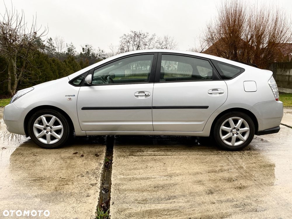 Toyota Prius 1.5 VVT-i Sol - 8