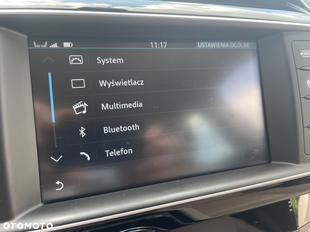 Jaguar XE 2.0 D Portfolio - 21