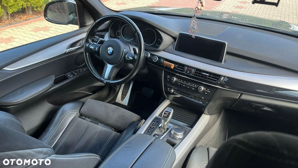 BMW X5 M M50d - 12