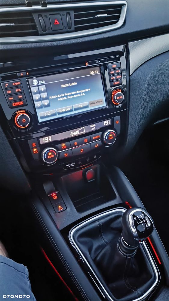 Nissan Qashqai 1.2 DIG-T N-Connecta EU6 - 21