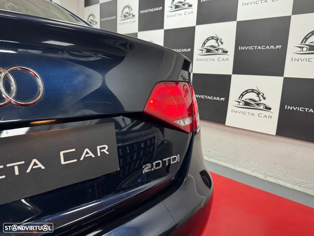 Audi A4 2.0 TDI exclusive - 12