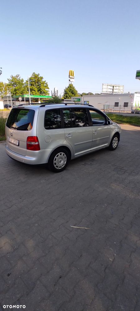 Volkswagen Touran 1.6 - 10
