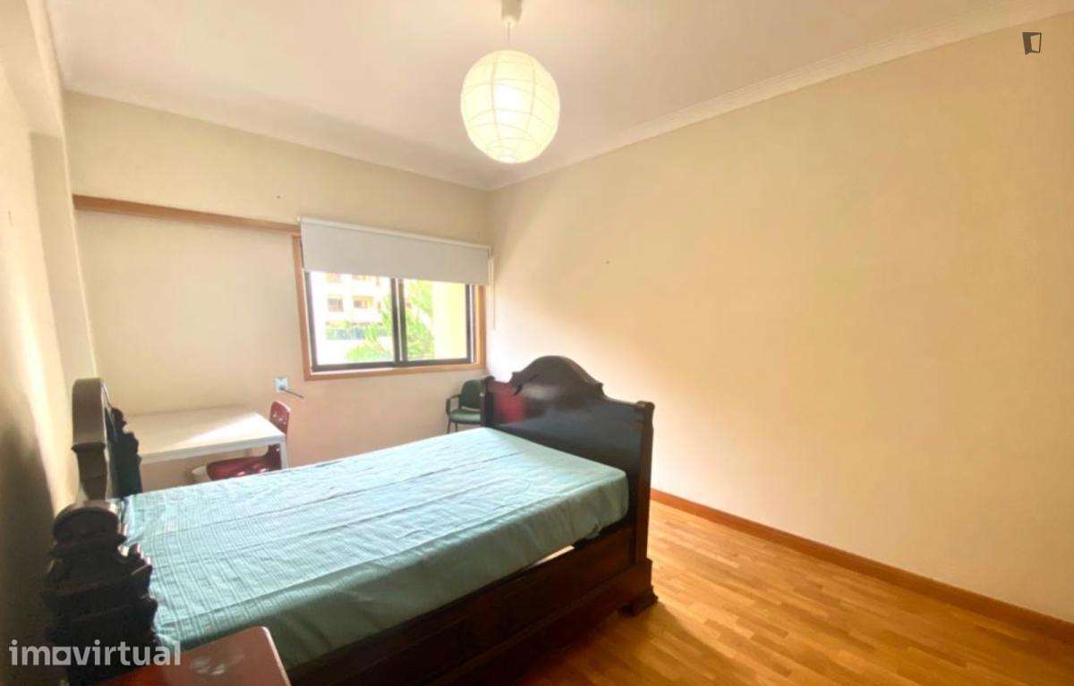 Quarto - localizado em Telheiras Lisbon - Grande imagem: 2/12