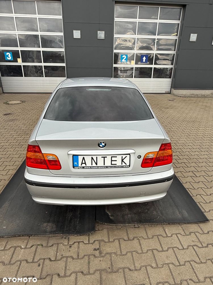BMW Seria 3 320i - 7