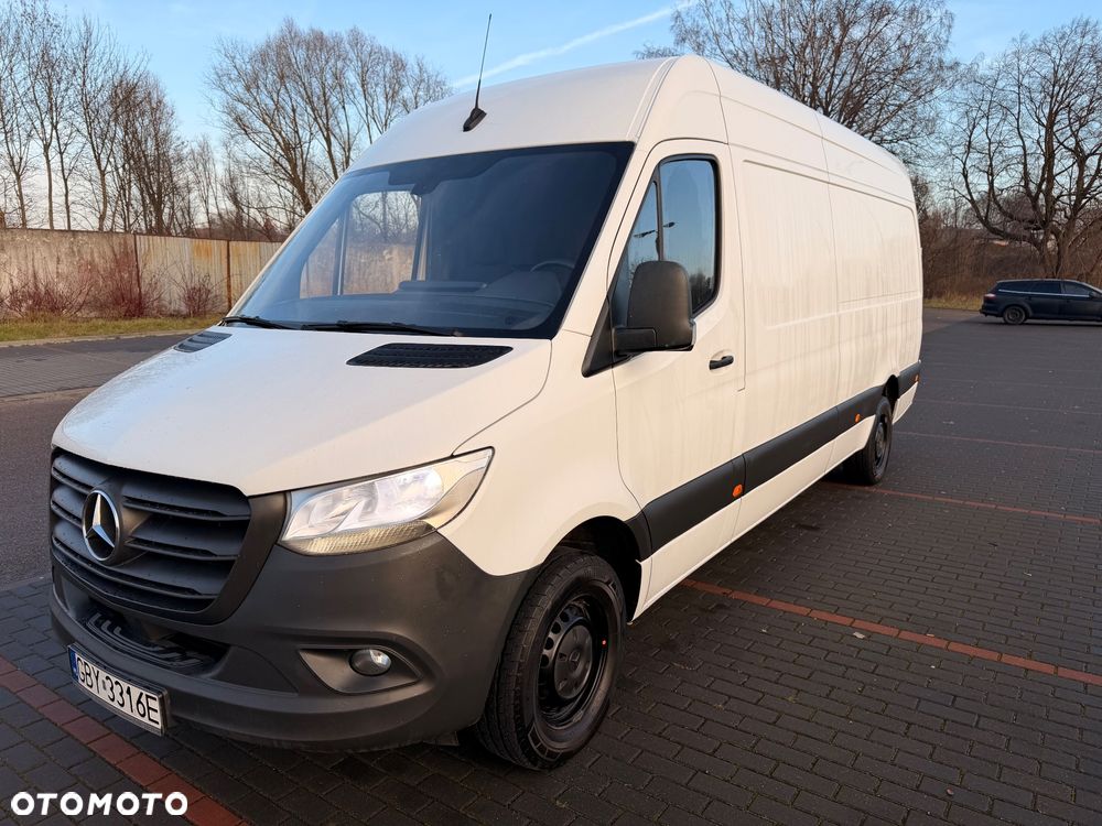 Mercedes-Benz Sprinter - 11