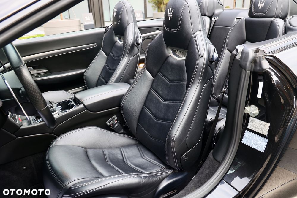 Maserati GranCabrio MC Centenario - 13