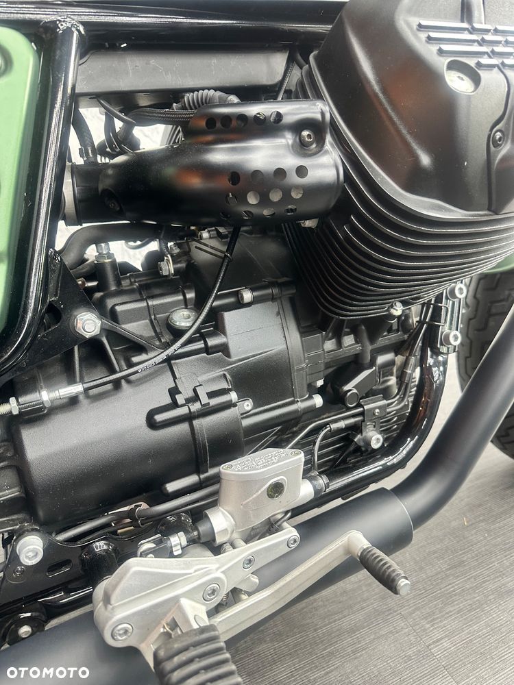 Moto Guzzi V9 - 12