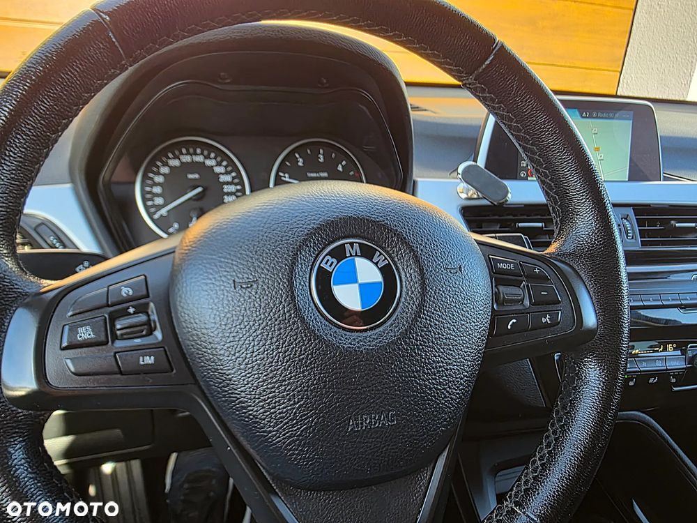BMW X1 sDrive18d xLine - 12