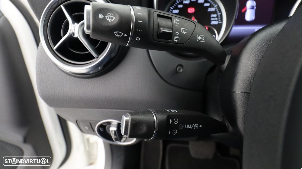 Mercedes-Benz GLA 220 d Style - 17