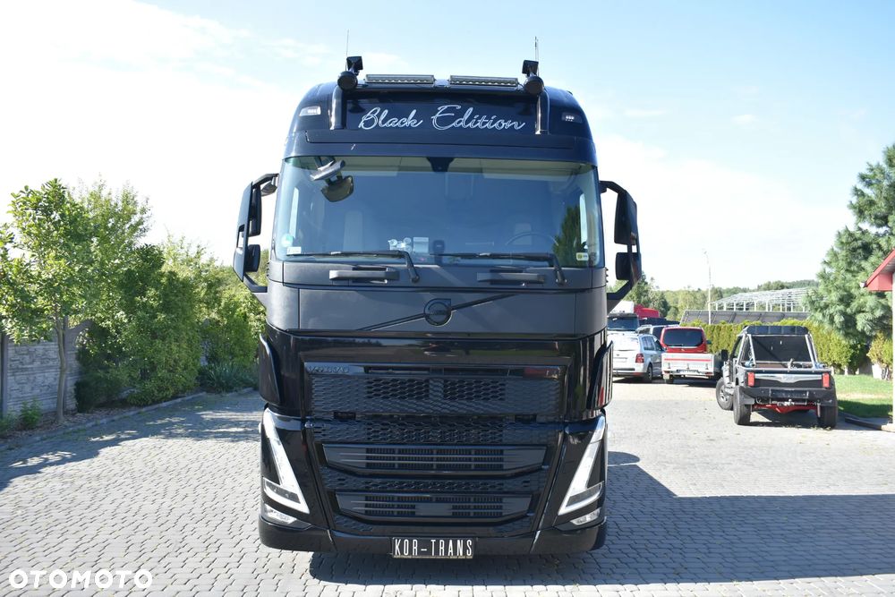 Volvo FH 500 XL MEGA // RETARDER // FULL LED // SKÓRY // XENON // TV // FULL AIR // BLACK EDITION // TRĄBY HADLEY // ORUROWANIE - 11