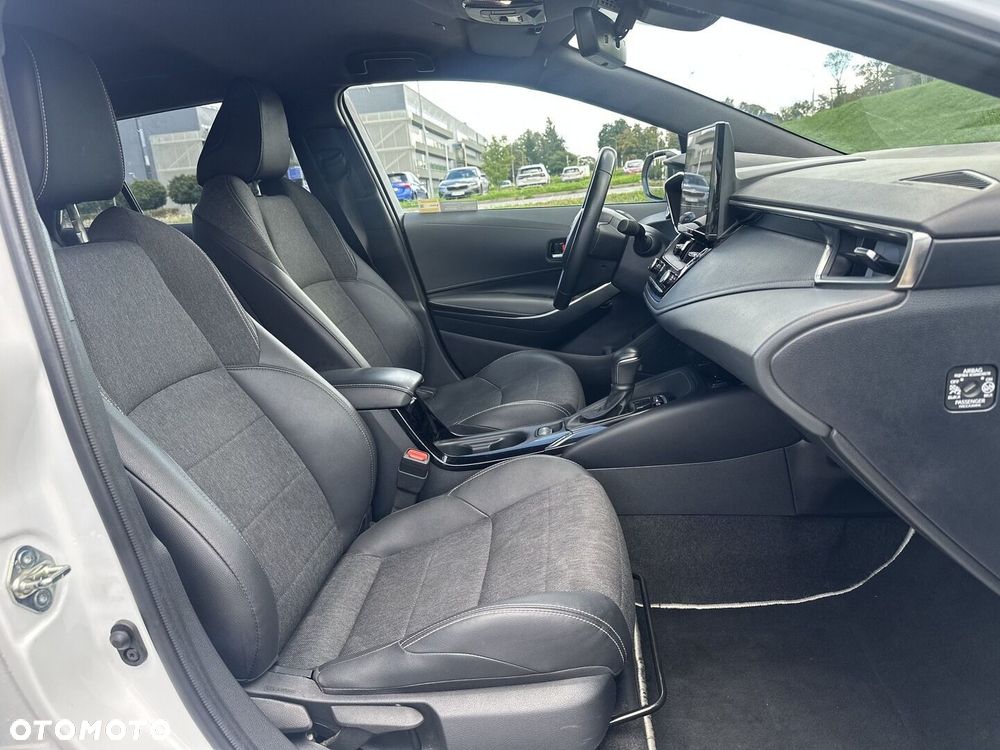 Toyota Corolla 1.8 Hybrid Style - 18