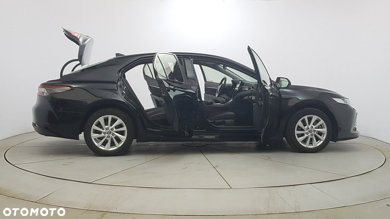Toyota Camry - 12