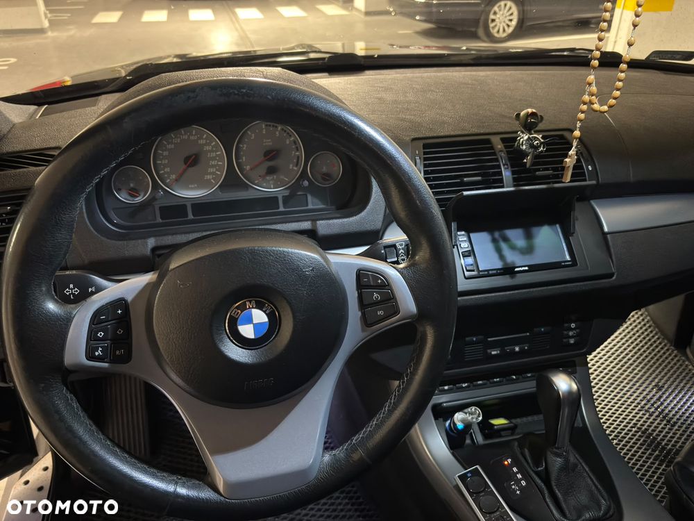 BMW X5 4.8is - 21